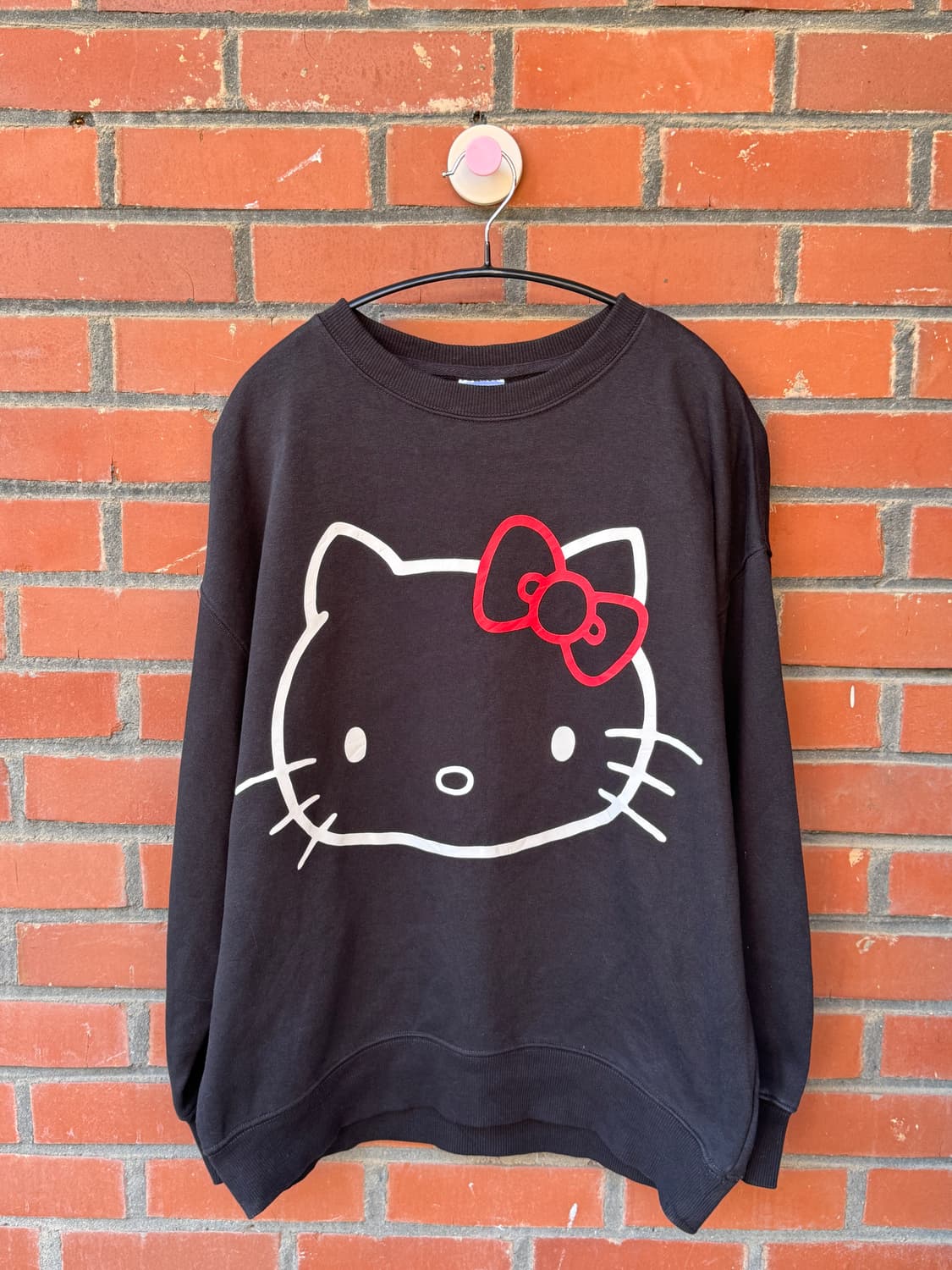 헬로키티 빅 페이스 KILLA 맨투맨 상품이미지1