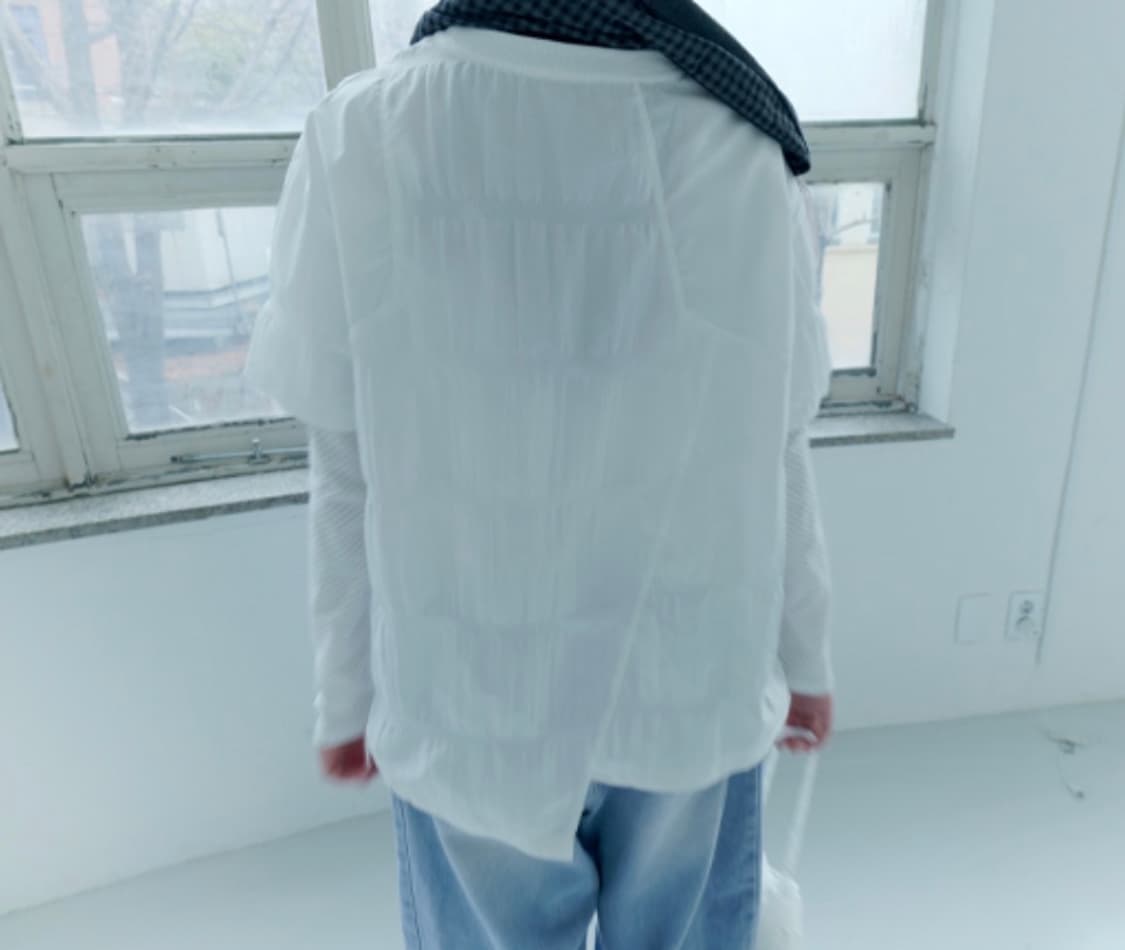 에프터먼데이 square wrinkle blouse 그레이 상품이미지1