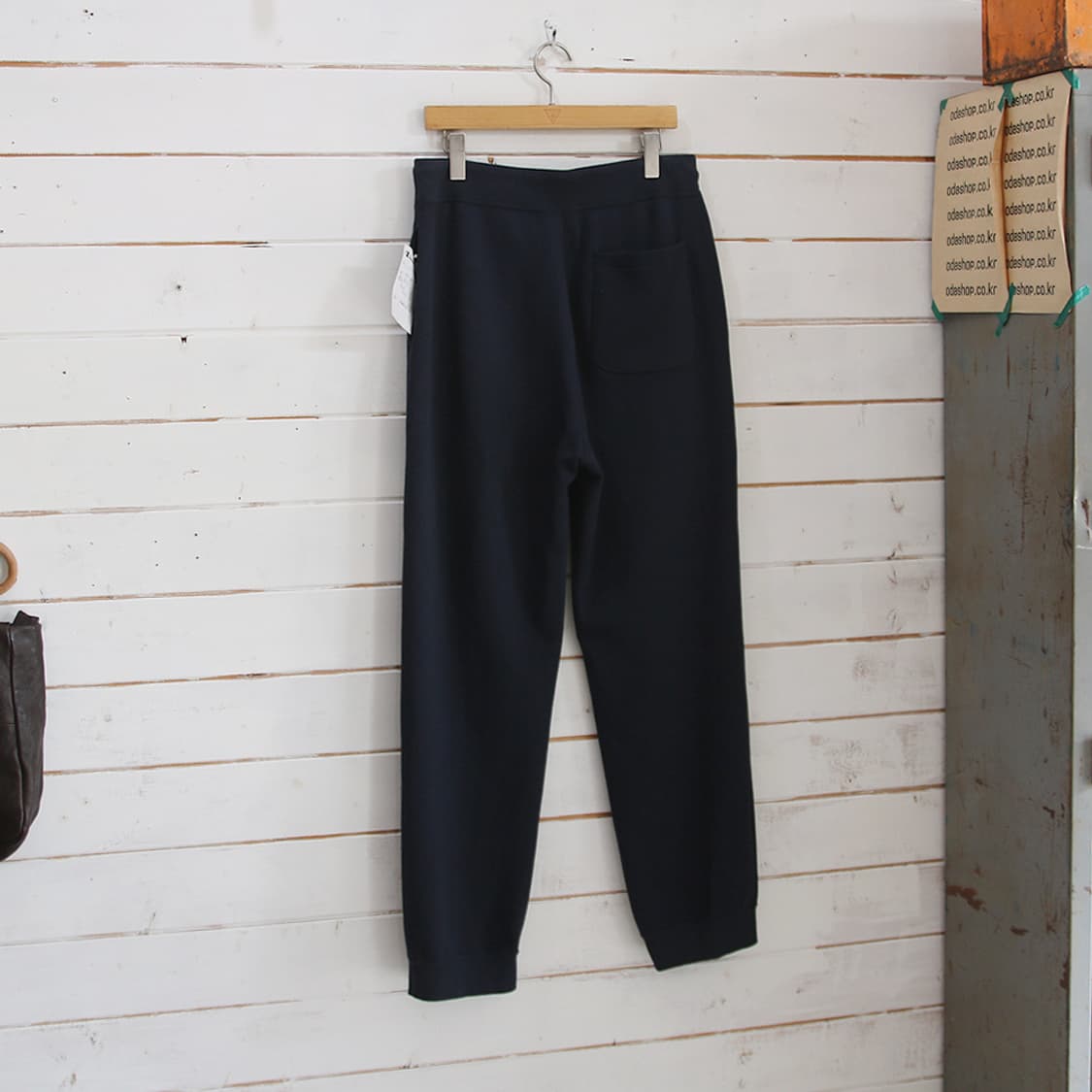 (착용컷) Champion 스웻 조거 팬츠 (남성용 XL) 상품이미지3