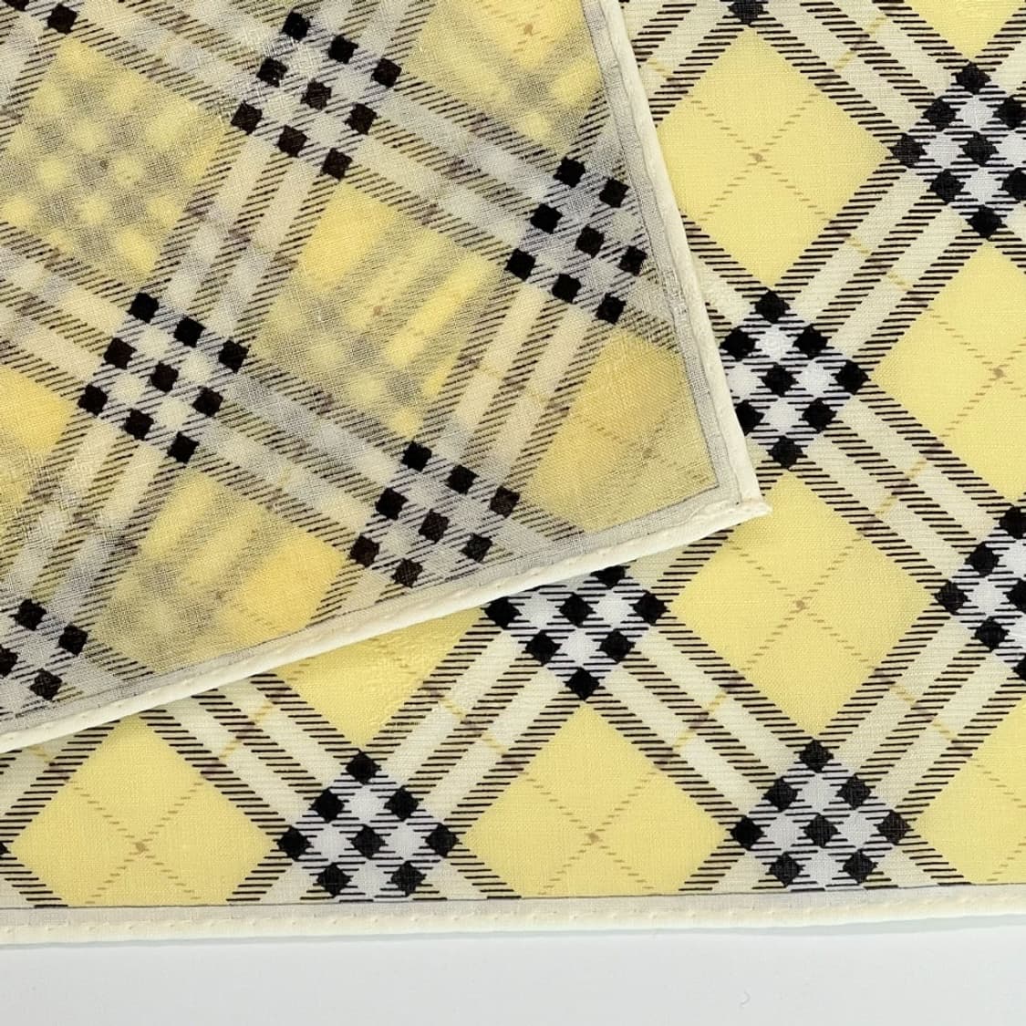 (새상품) burberry /버버리 쁘띠스카프 손수건 상품이미지4
