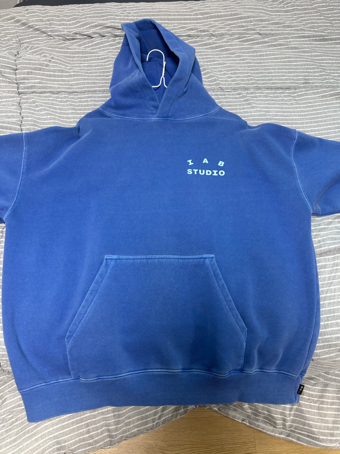 iab studio  후드티 팝니다  상품이미지1