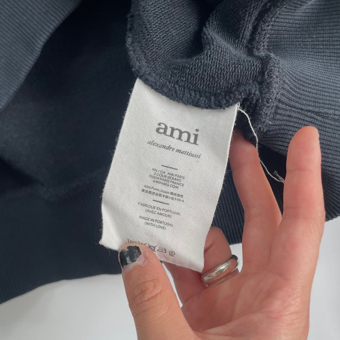 Ami  아미 스몰하트 블랙 맨투맨 상품이미지5