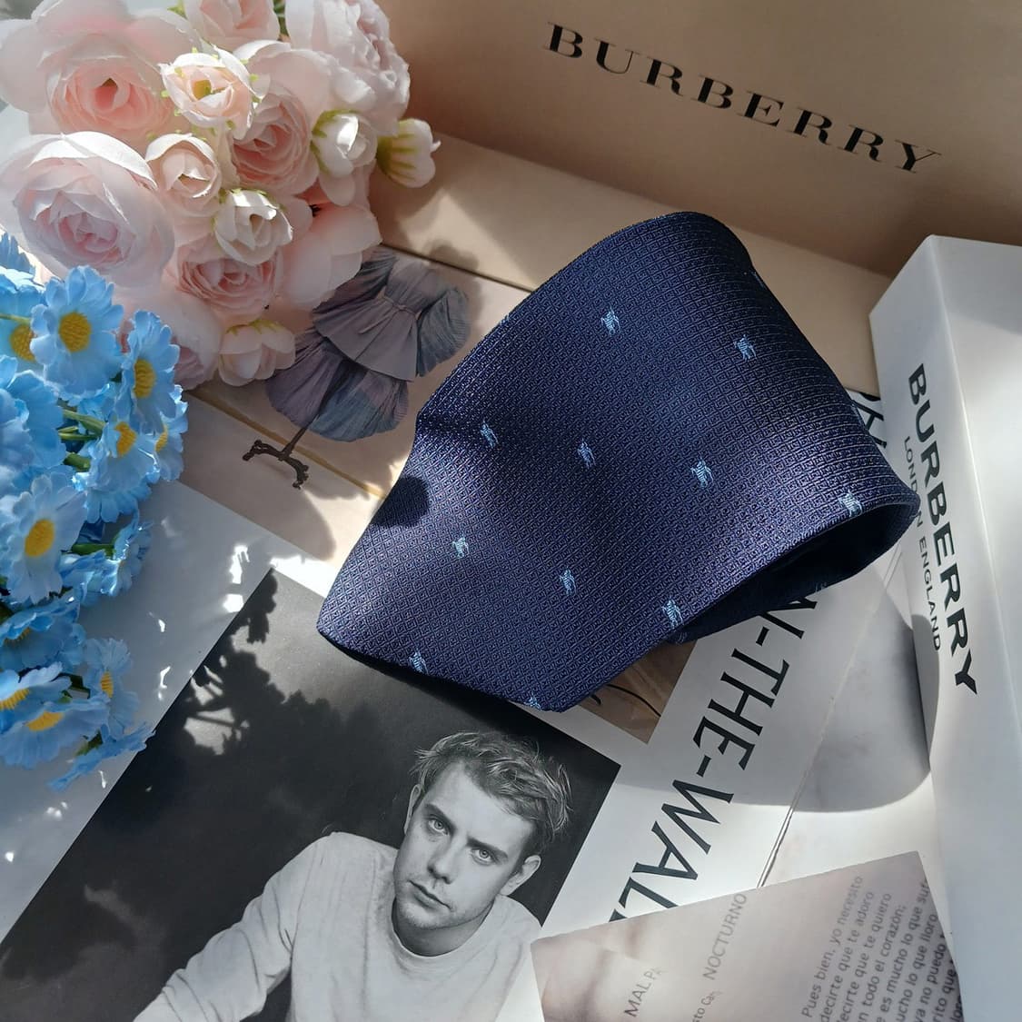 버버리 실크 네이비 기마사 패턴 넥타이 9.5cm A+등급 E890
 상품이미지4