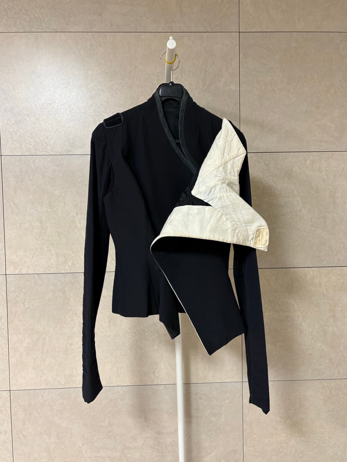 릭오웬스 06FW 사선 펜싱 자켓 상품이미지4
