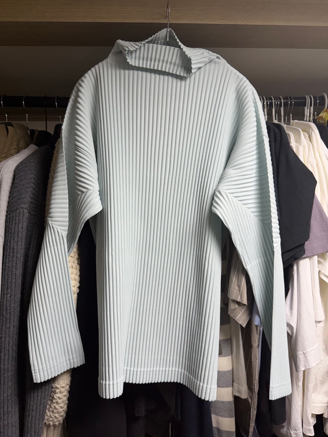 옴므플리세 하이넥 롱슬리브 상품이미지1