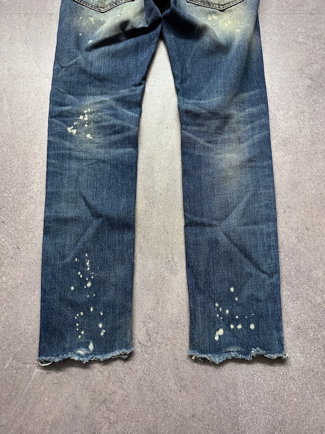 피에르 발망 컷 아웃 페인트 스플래터 워싱 데님 상품이미지9