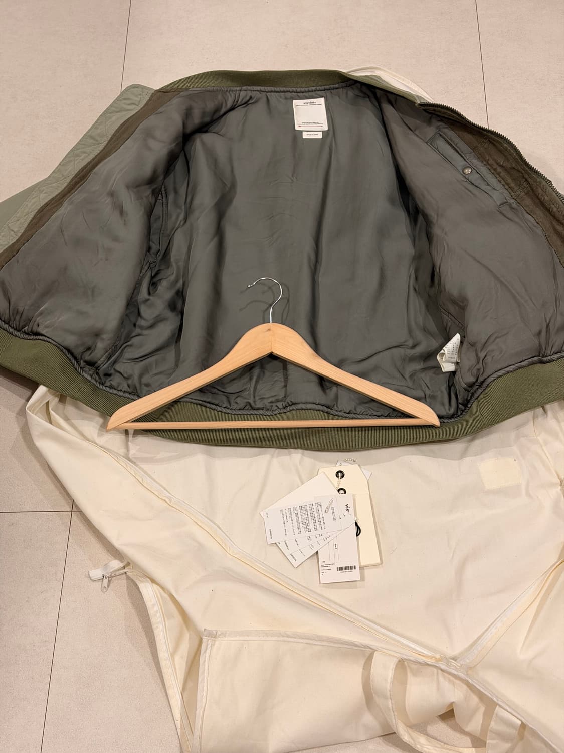 비즈빔 22ss 토르손 라이트그린 3사이즈 판매합니다 상품이미지2