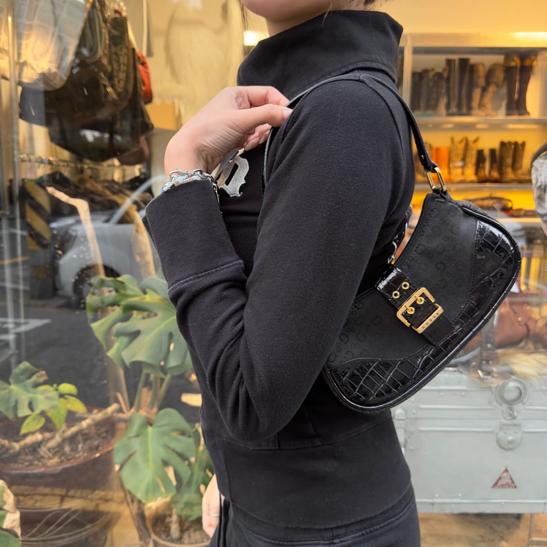 00s Y2K 게스 미니 버클 가방 상품이미지8