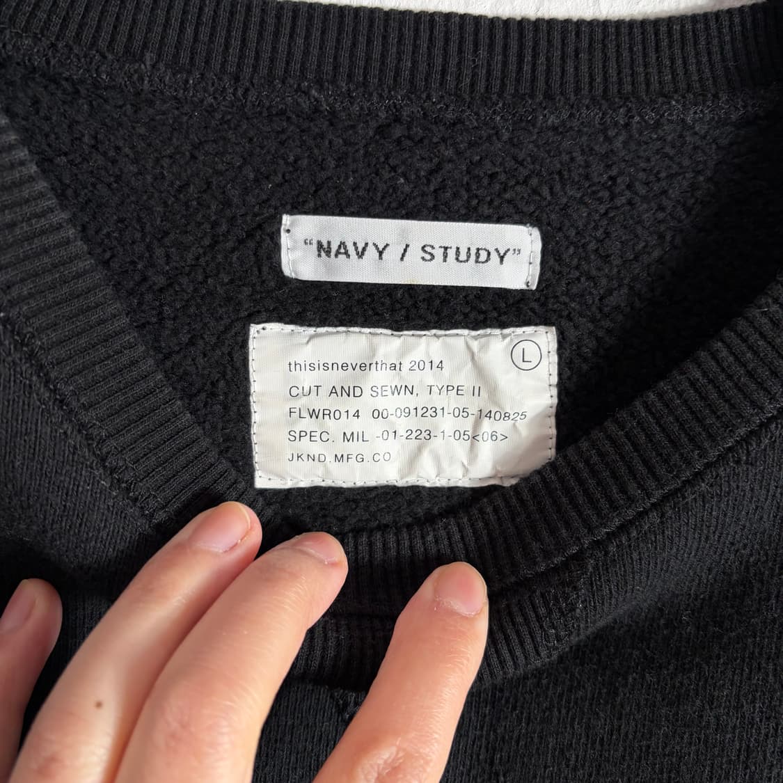 디스이즈네버댓 Navy / Study 블랙 맨투맨(L) 상품이미지4