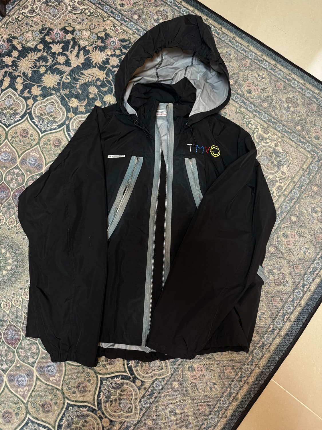 더뮤지엄비지터 바람막이 L 상품이미지2