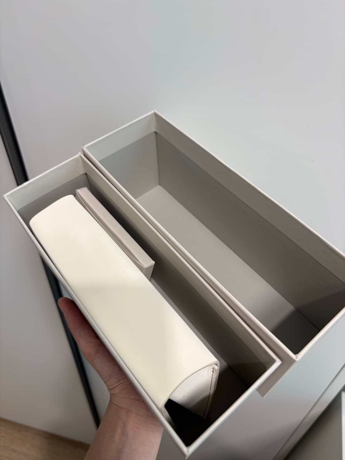 [새상품] 젠틀몬스터 로티 01 블랙 선글라스 상품이미지4