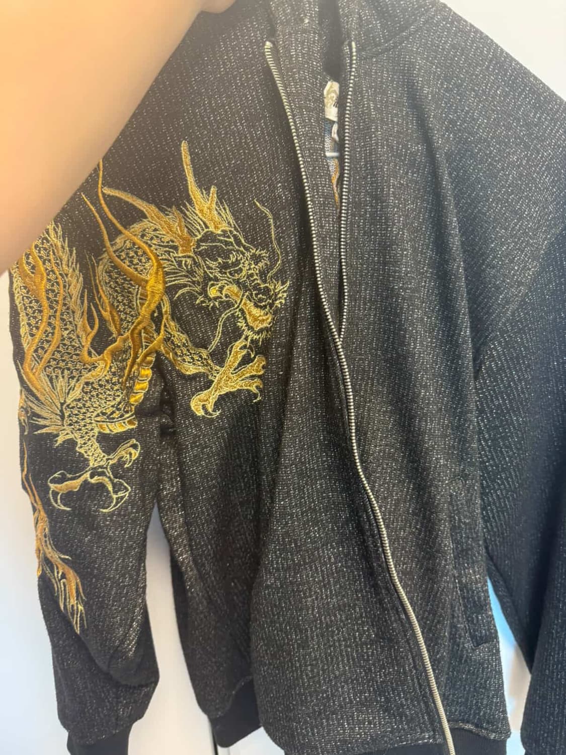 오리앤탈 용 자수 후드집업 판매합니다 상품이미지2