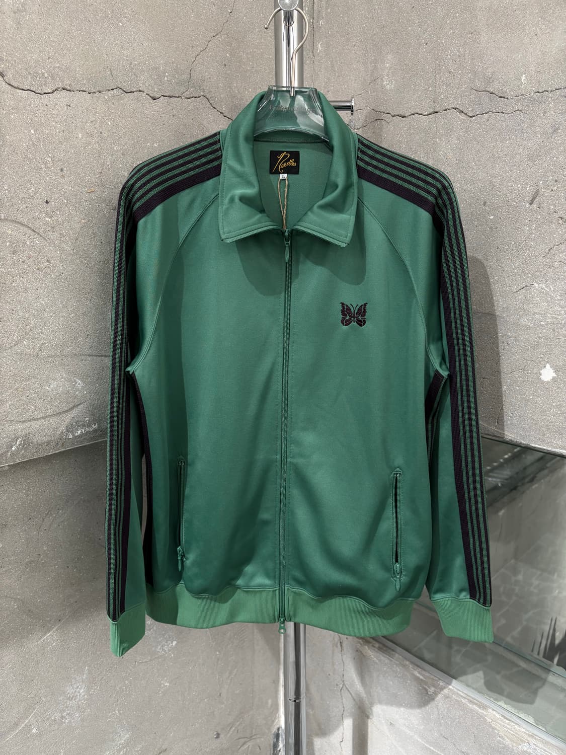 니들스 트랙 자켓 상품이미지1