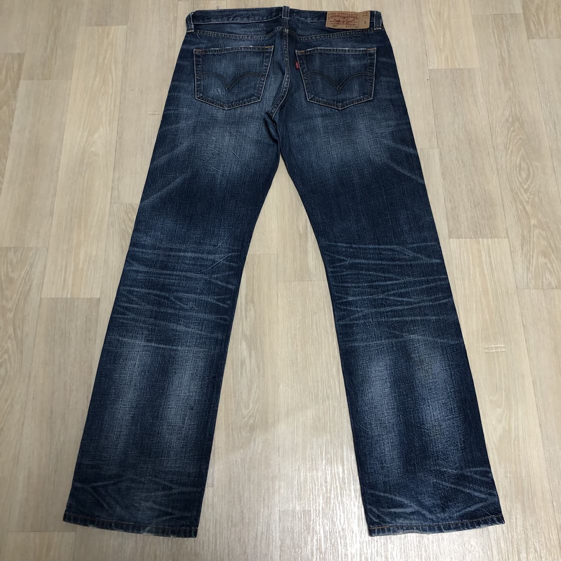 (34) 리바이스 08501-0372 스트레이트핏 하드 워시드 중청 데님 상품이미지9