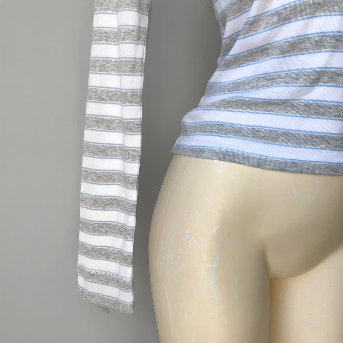 아베크롬비 그레이 스트라이프 티셔츠 상품이미지6