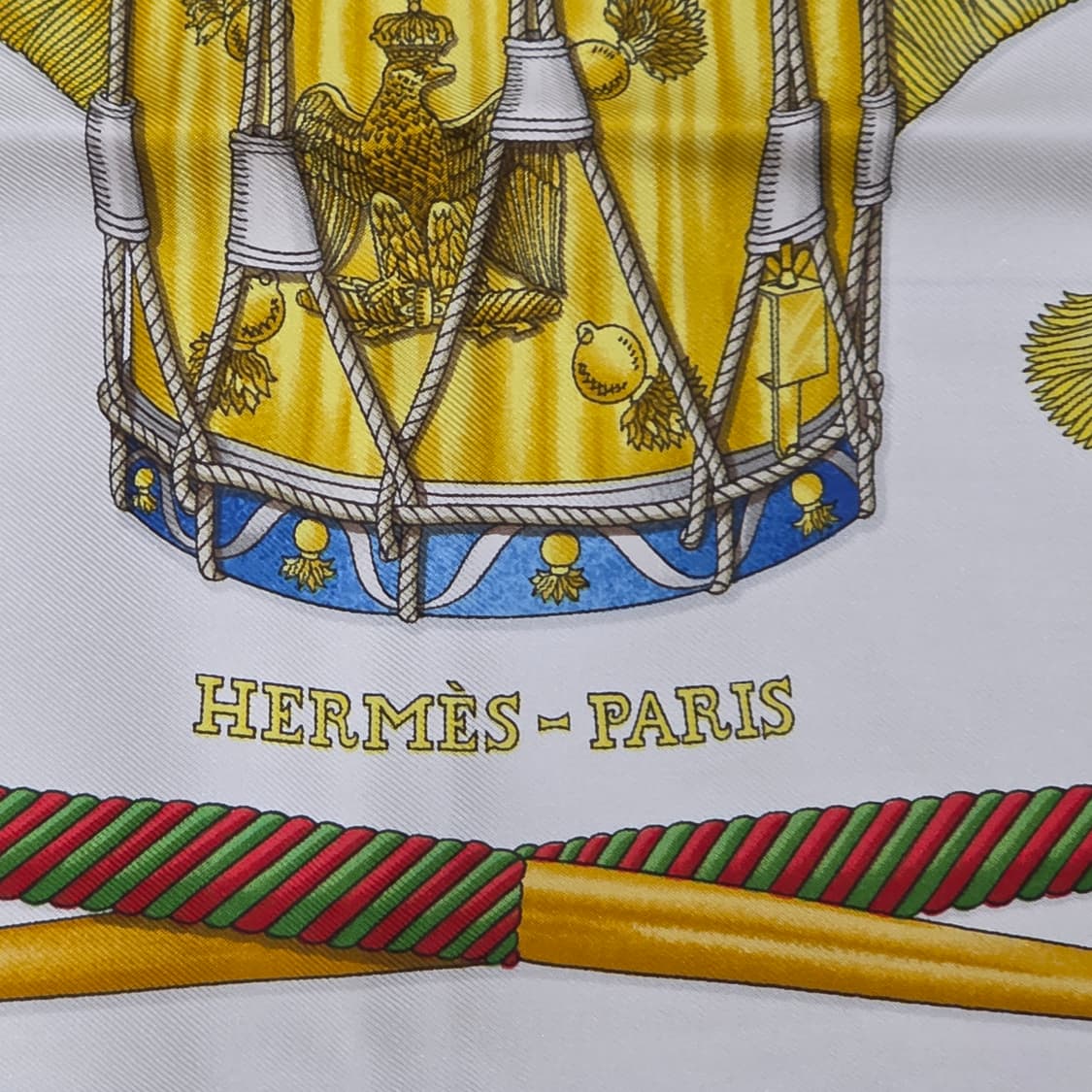 에르메스 실크 까레 스카프 Les Tambours 드럼 패턴 상품이미지3