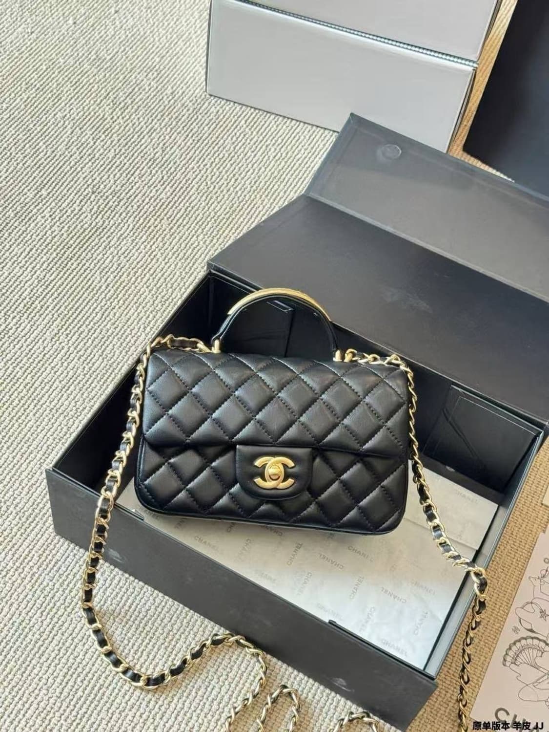 샤넬 핸들 미니 플랩 백 상품이미지2