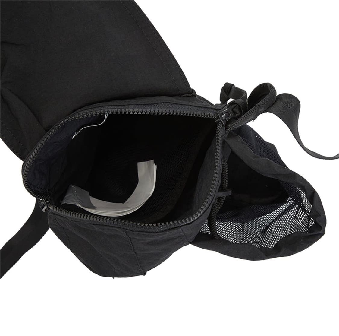 CP컴퍼니 숄더백 블랙 판매합니다  상품이미지5