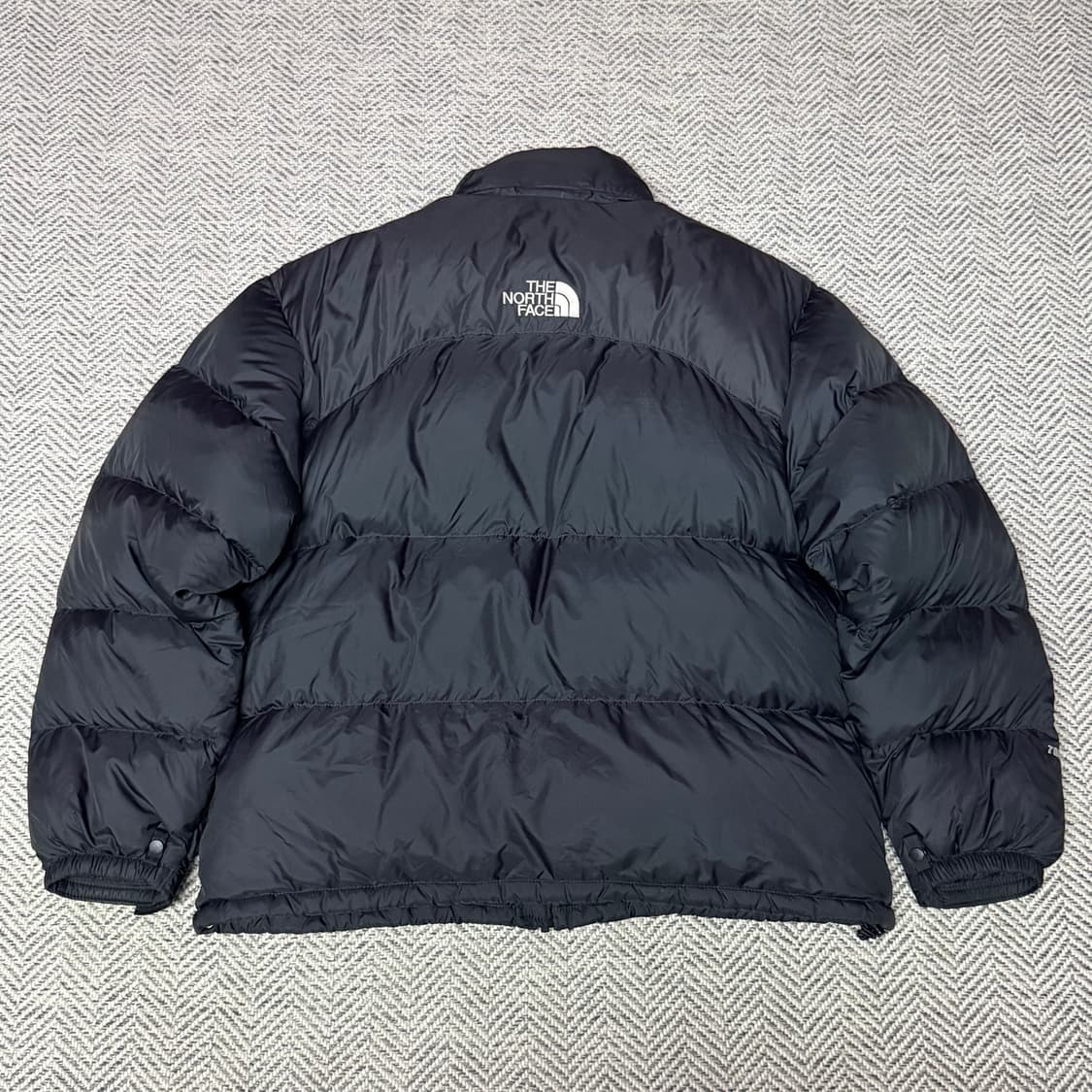 노스페이스 센터로고 무광 블랙 700 눕시 패딩 상품이미지1
