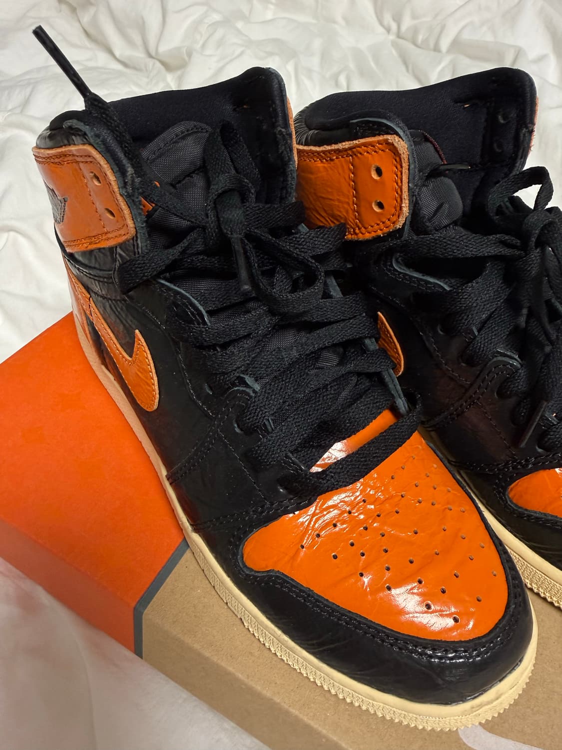 240 (GS) 조던 1 레트로 하이 OG 쉐터드 백보드 3.0 240 상품이미지4