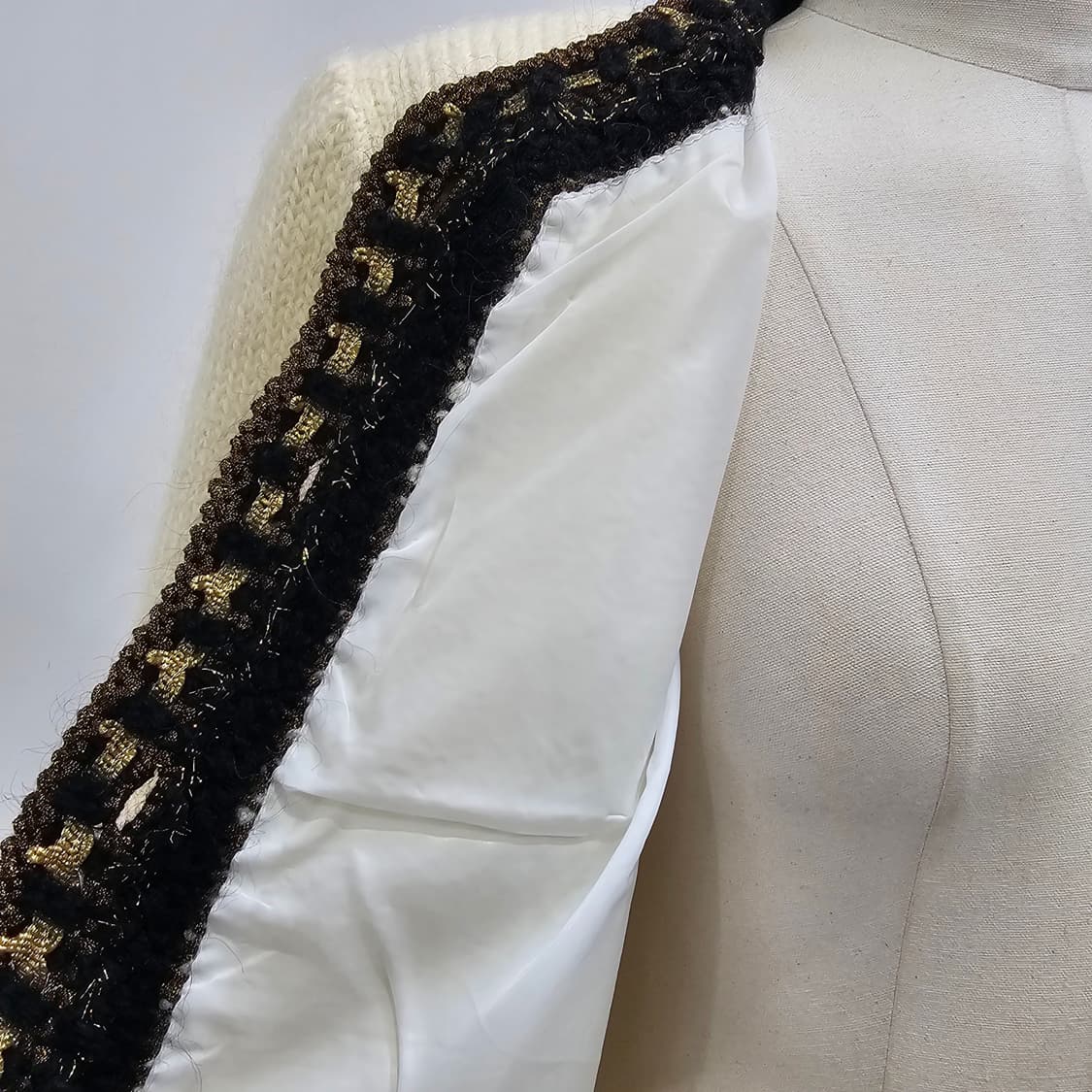 아이보리 트위드 배색 골드버튼 울 가디건 자켓 상품이미지9