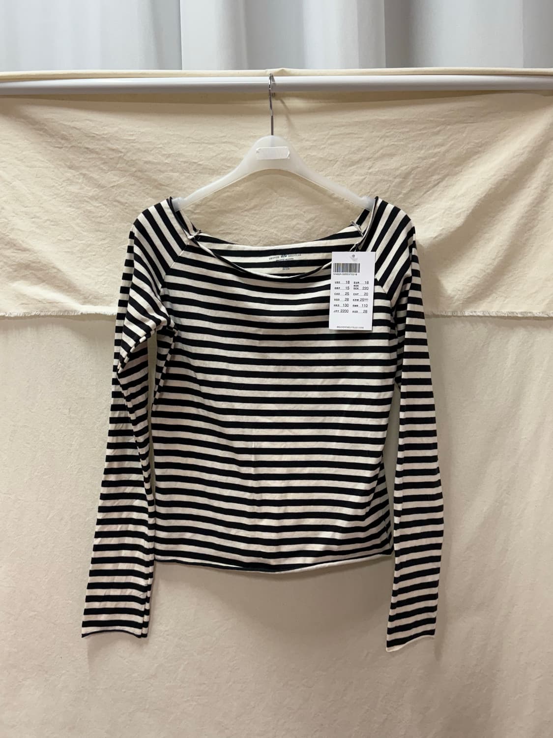 브랜디멜빌 오픈숄더 티셔츠 상품이미지1