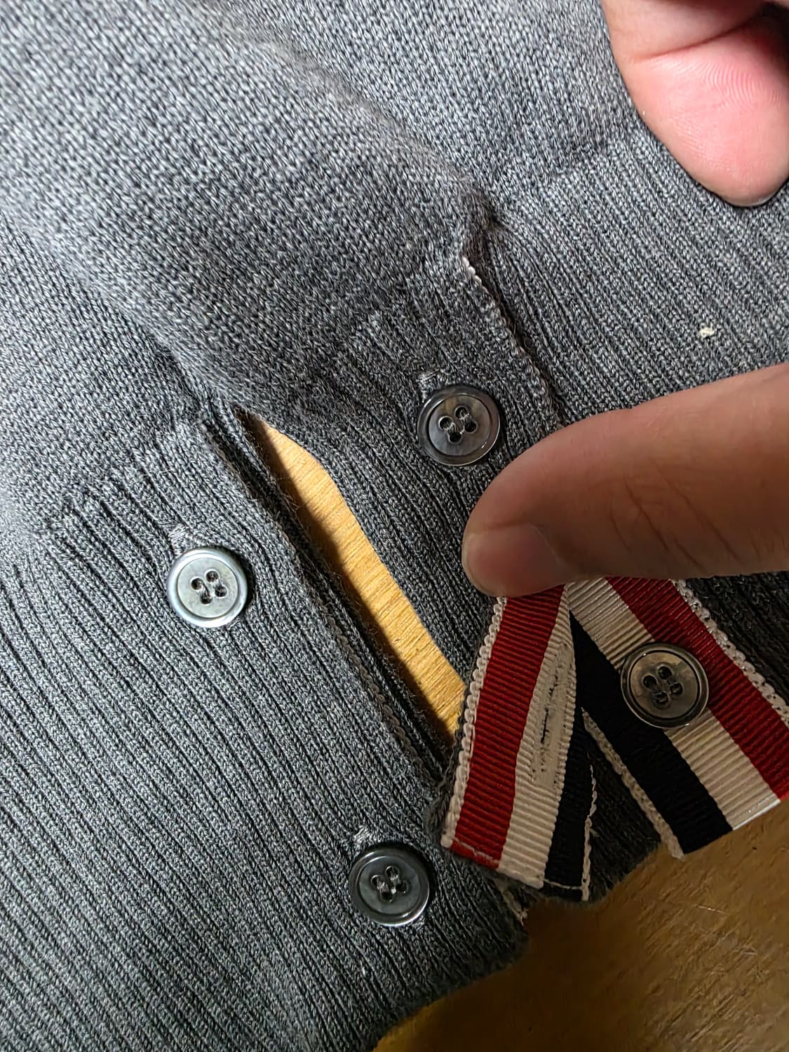 [2,새상품급]25ss 톰브라운 밀라노스티치 가디건 상품이미지6