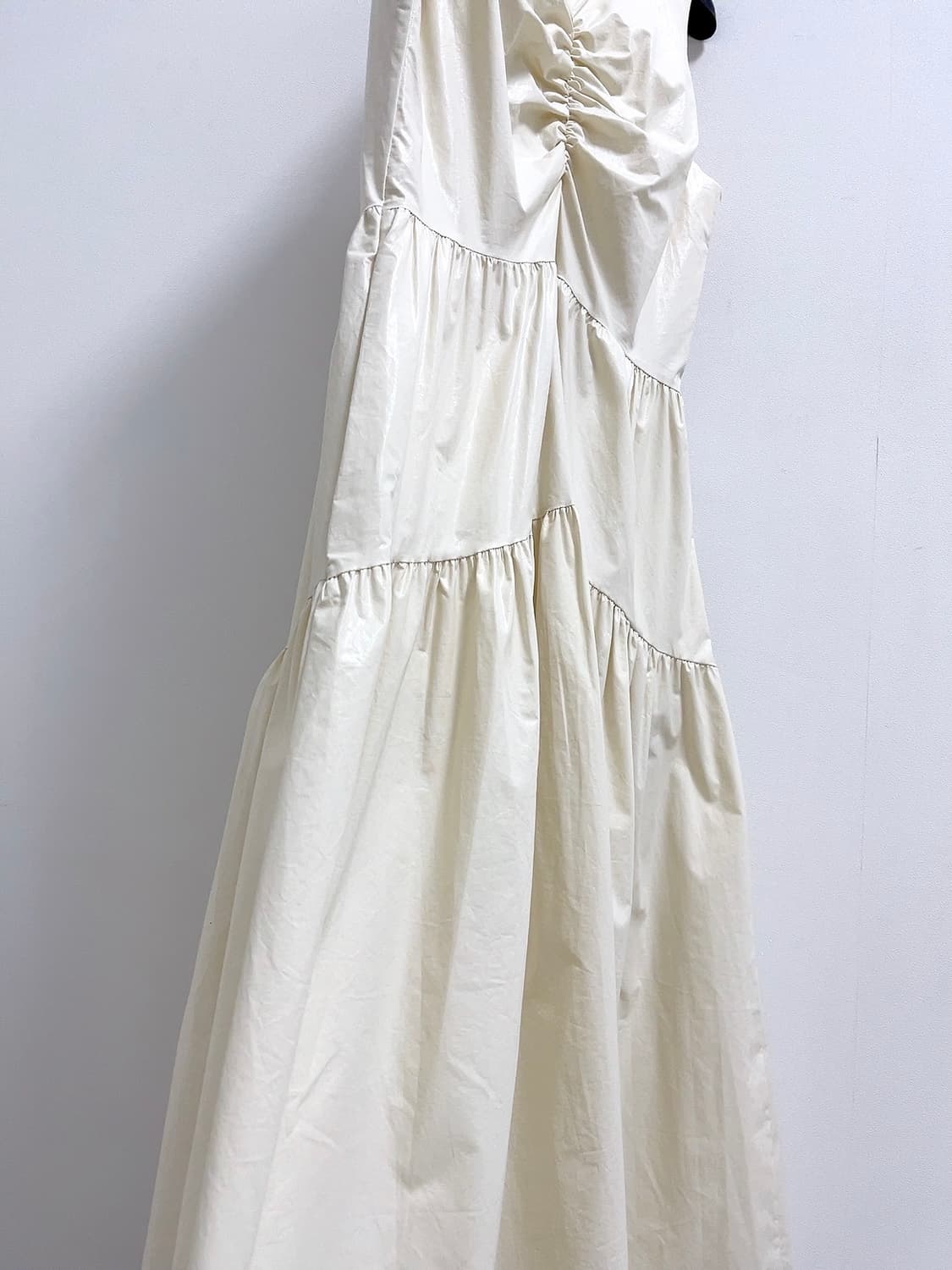 마이스 샤이닝 슬리브리스 드레스 상품이미지6