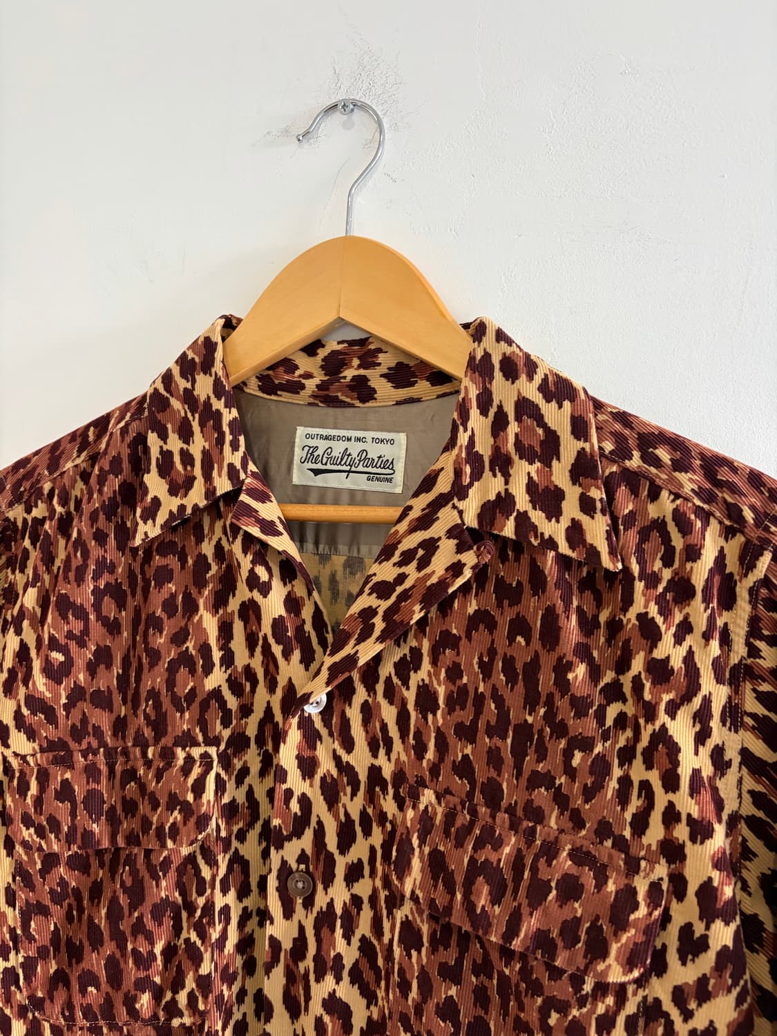 와코마리아 레오파드 코듀로이 오픈카라 셔츠 상품이미지2