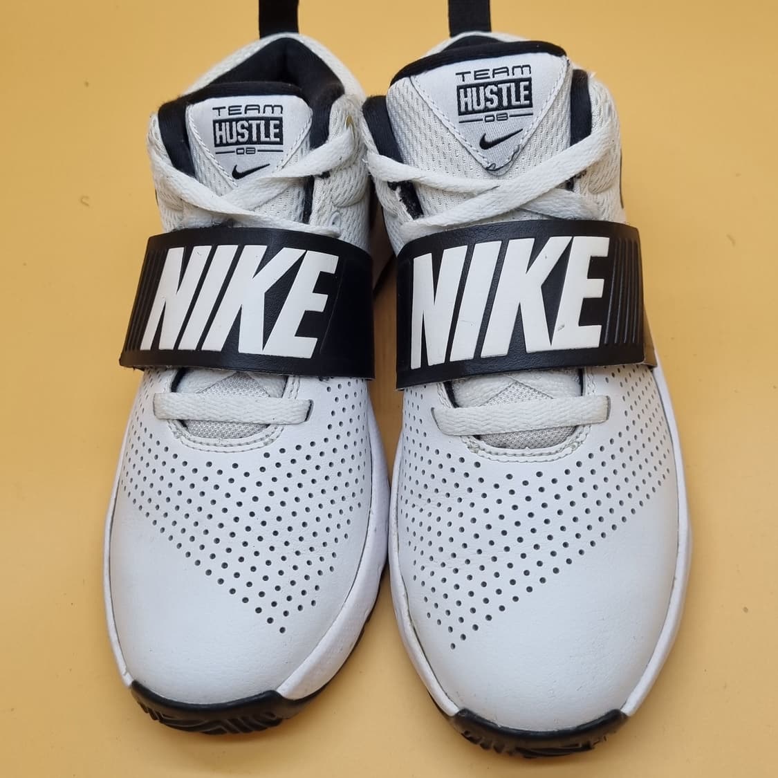 나이키 팀 허슬 D8 여성운동화235. 상품이미지2