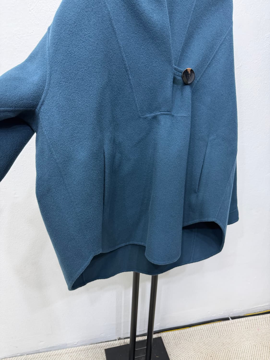 정품) 시스템 한섬 블루 오버사이즈 숏 코트 자켓 82 상품이미지4