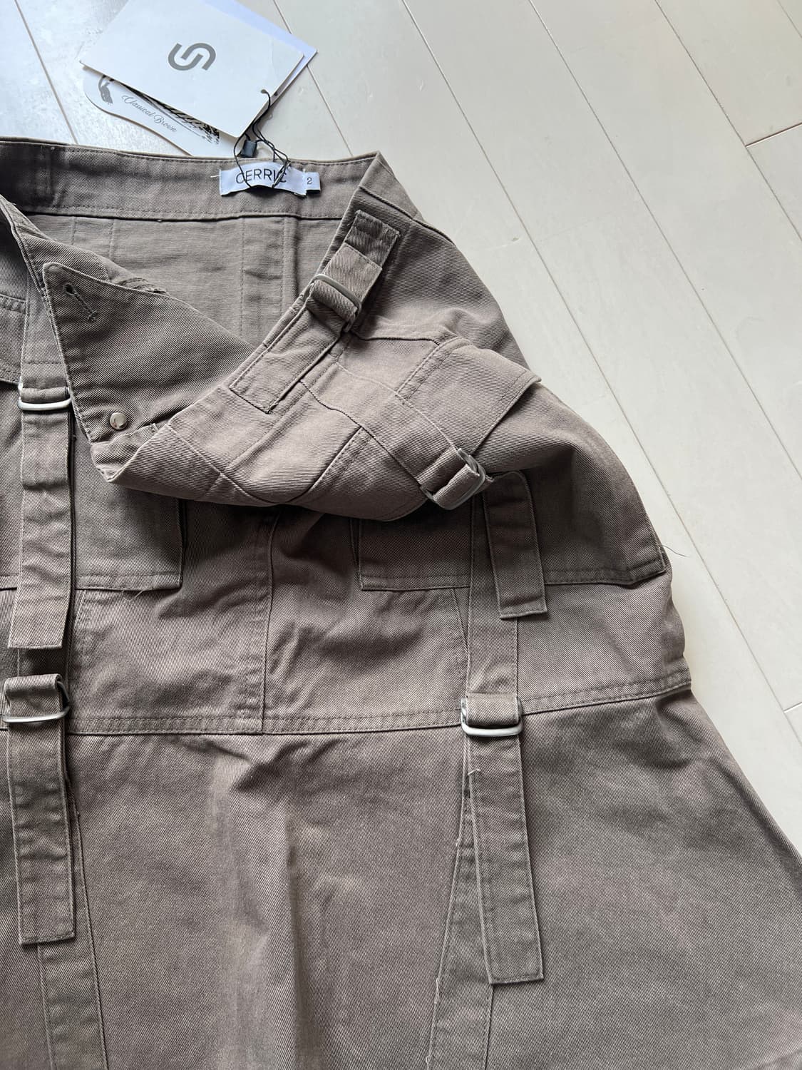 Cerric 23 fw skirt 세릭 카키 스커트 상품이미지4