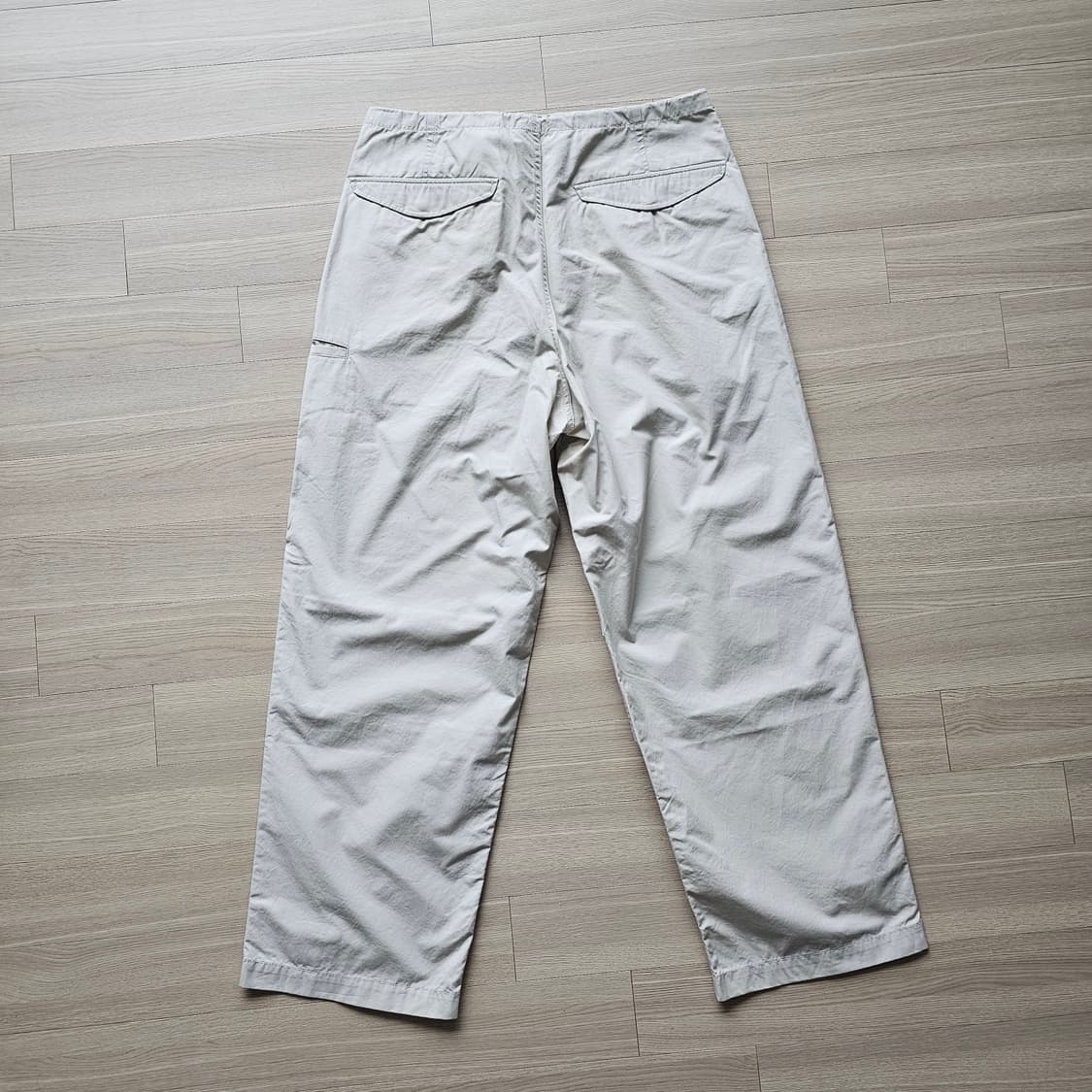 L 새제품) 유니클로 U 22 파라슈트 팬츠 르메르 와이드핏 바지 34 상품이미지4
