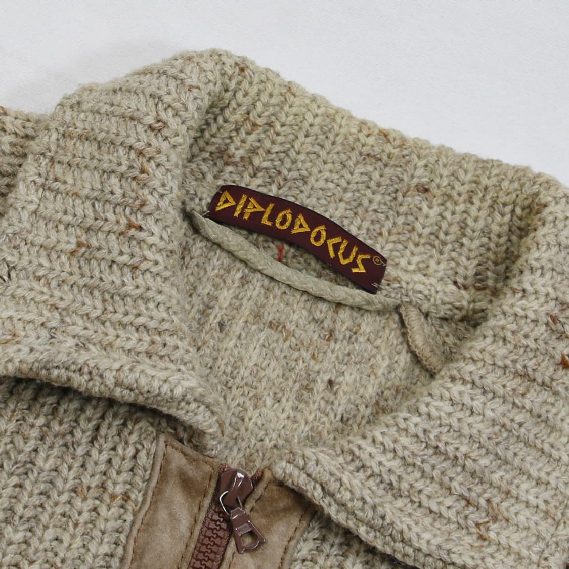 (착용컷) DIPLODOCUS 스웨이드 니트 자켓 (남성용 100) 상품이미지5