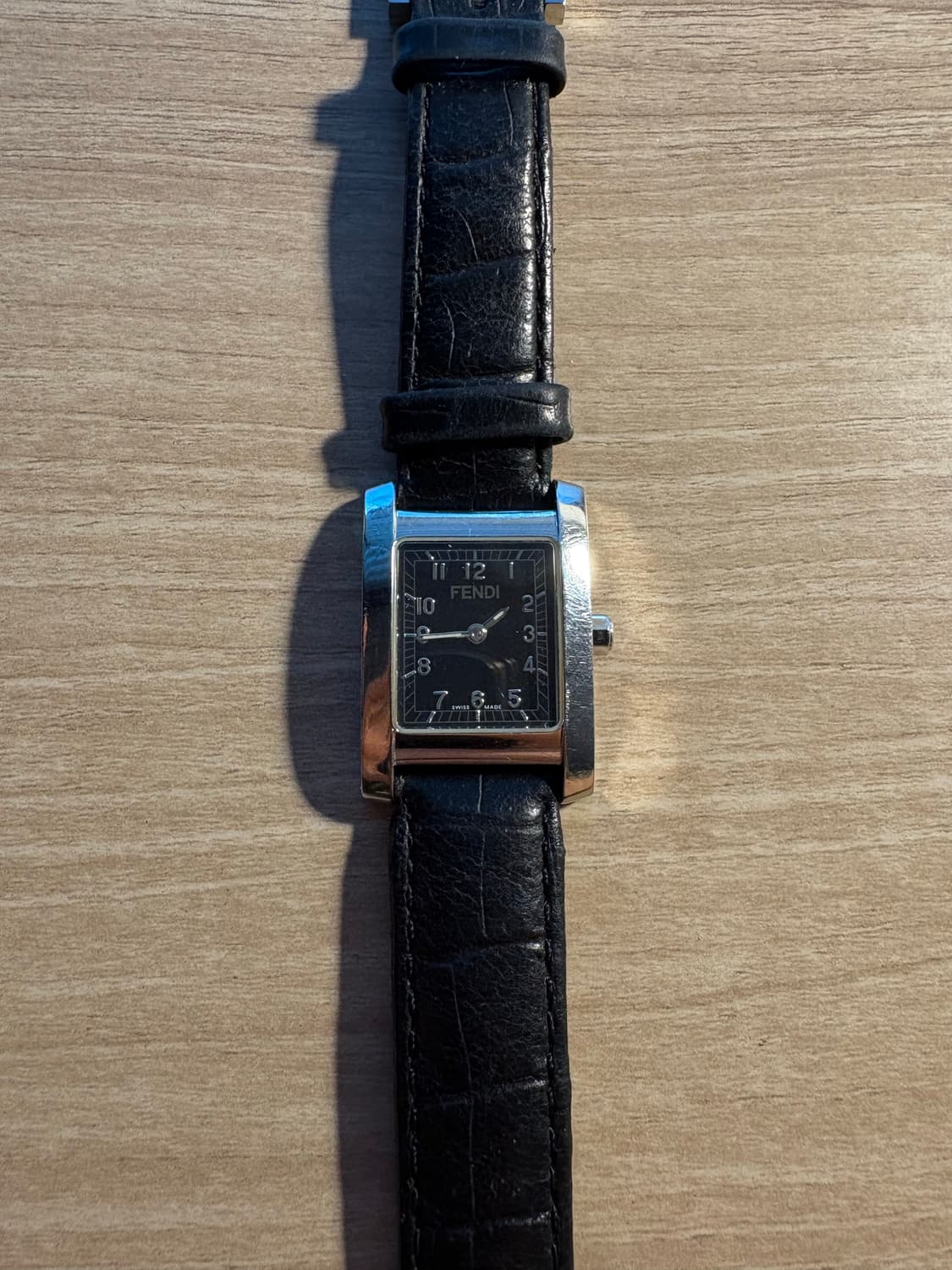 펜디 가죽 시계 상품이미지1