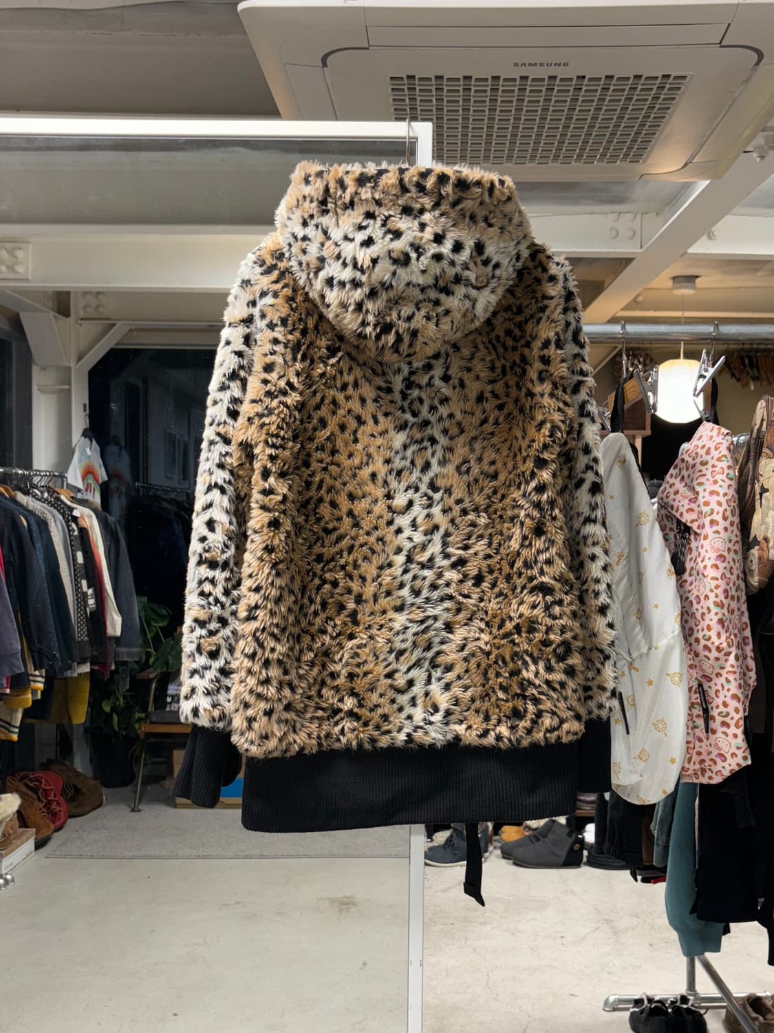 Glad news 레오파드 퍼 후드집업 상품이미지2