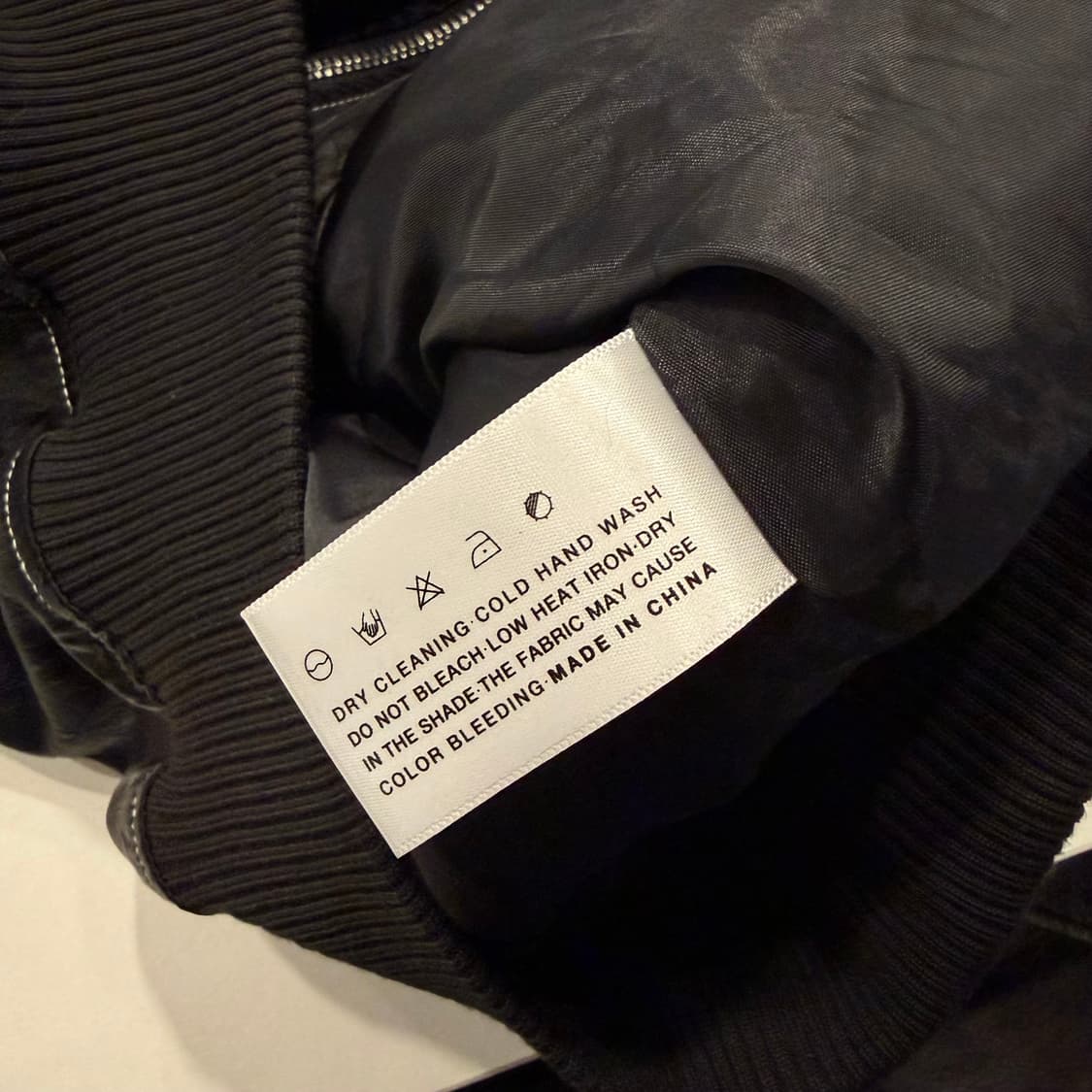 OWN 블랙 스티치 크링클 봄버 자켓 B286 상품이미지7