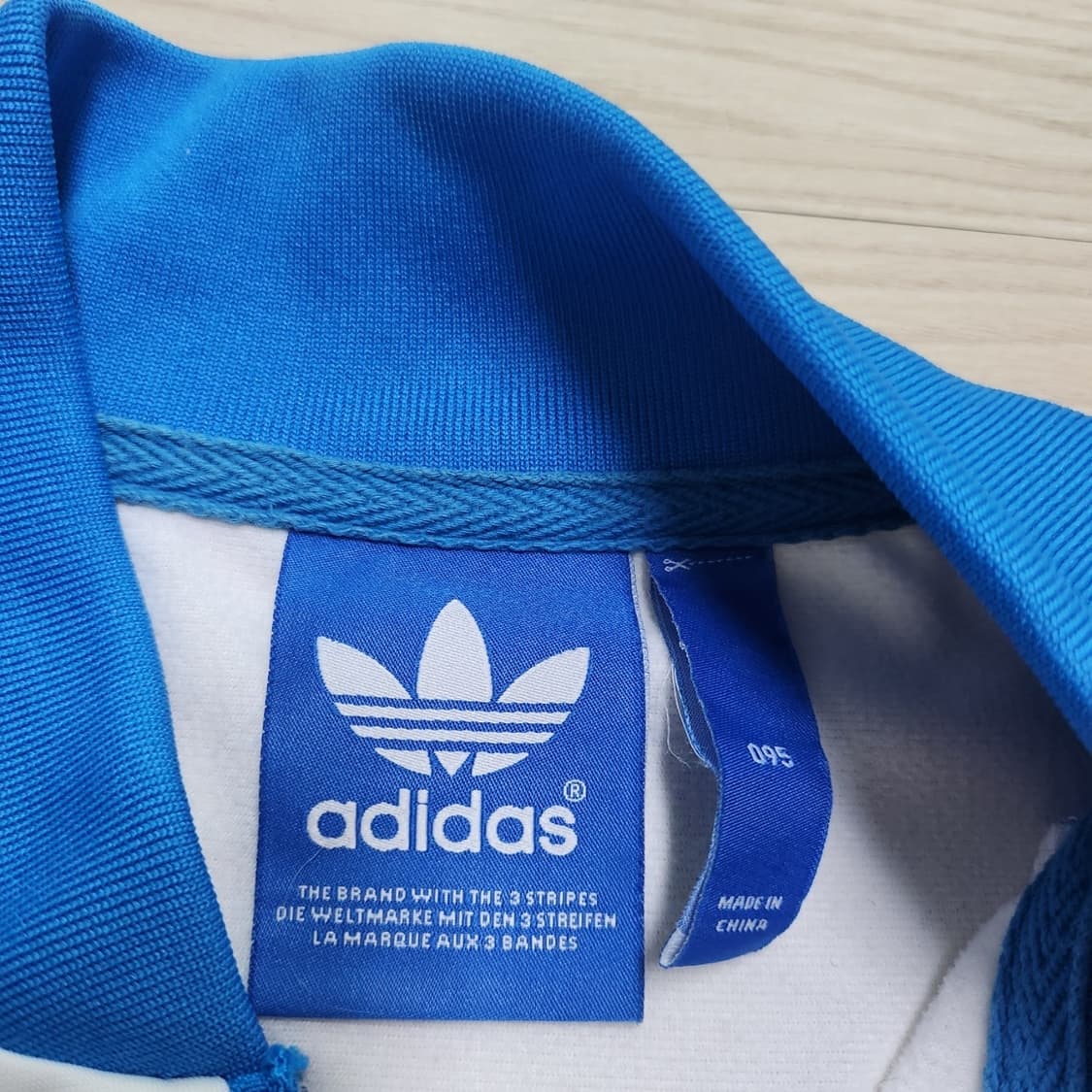 아디다스 니고 베어 슈퍼스타 트랙탑 (화이트+블루) 상품이미지4