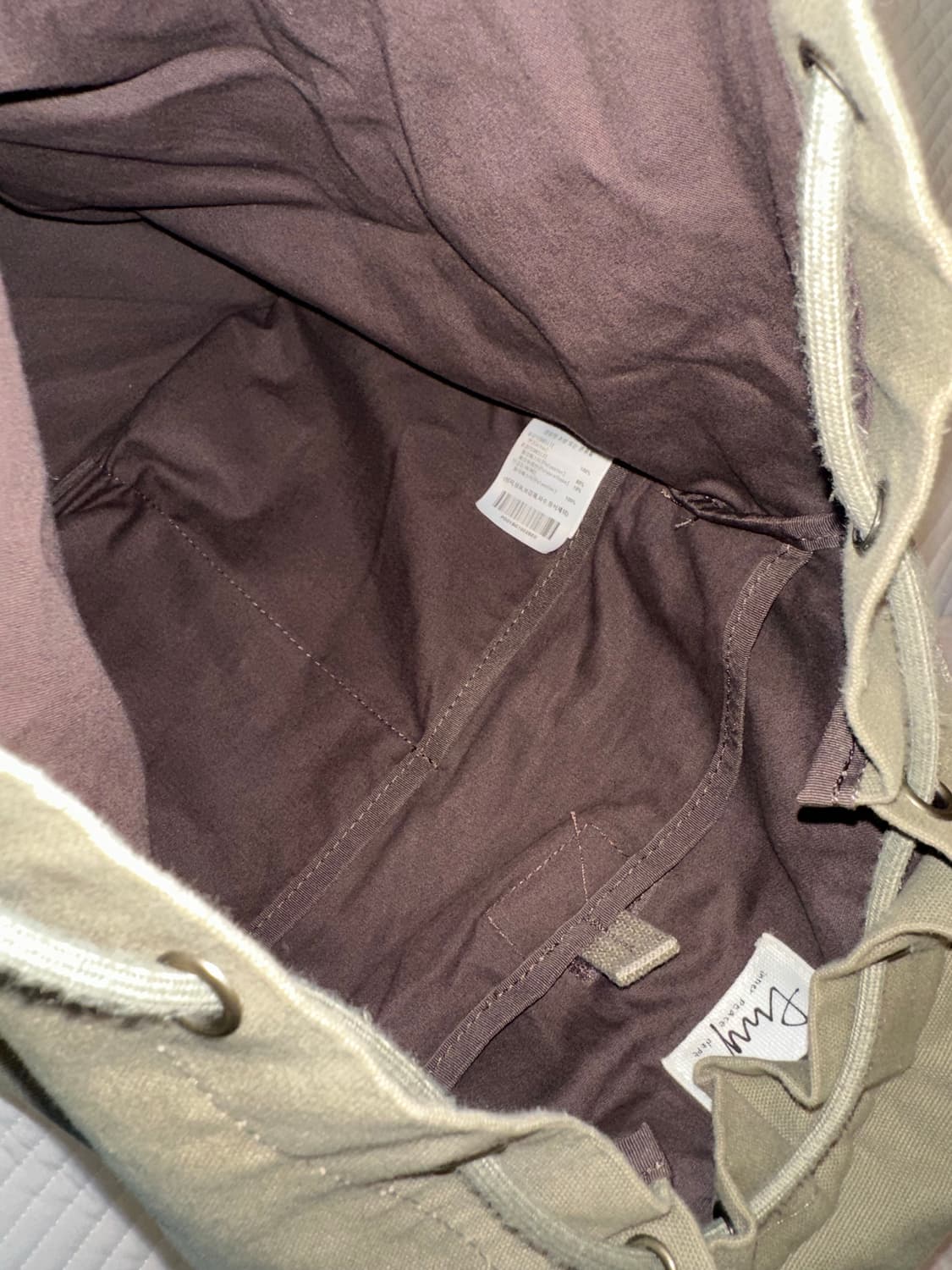 핍스 버클 백팩 카키베이지 피지컬 에듀케이션 디파트먼트 상품이미지2