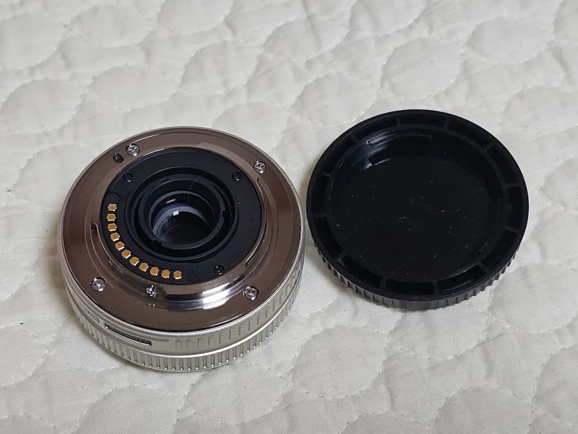 올림푸스 M.ZUIKO DIGITAL 17mm F2.8 렌즈와 VF-1 상품이미지5
