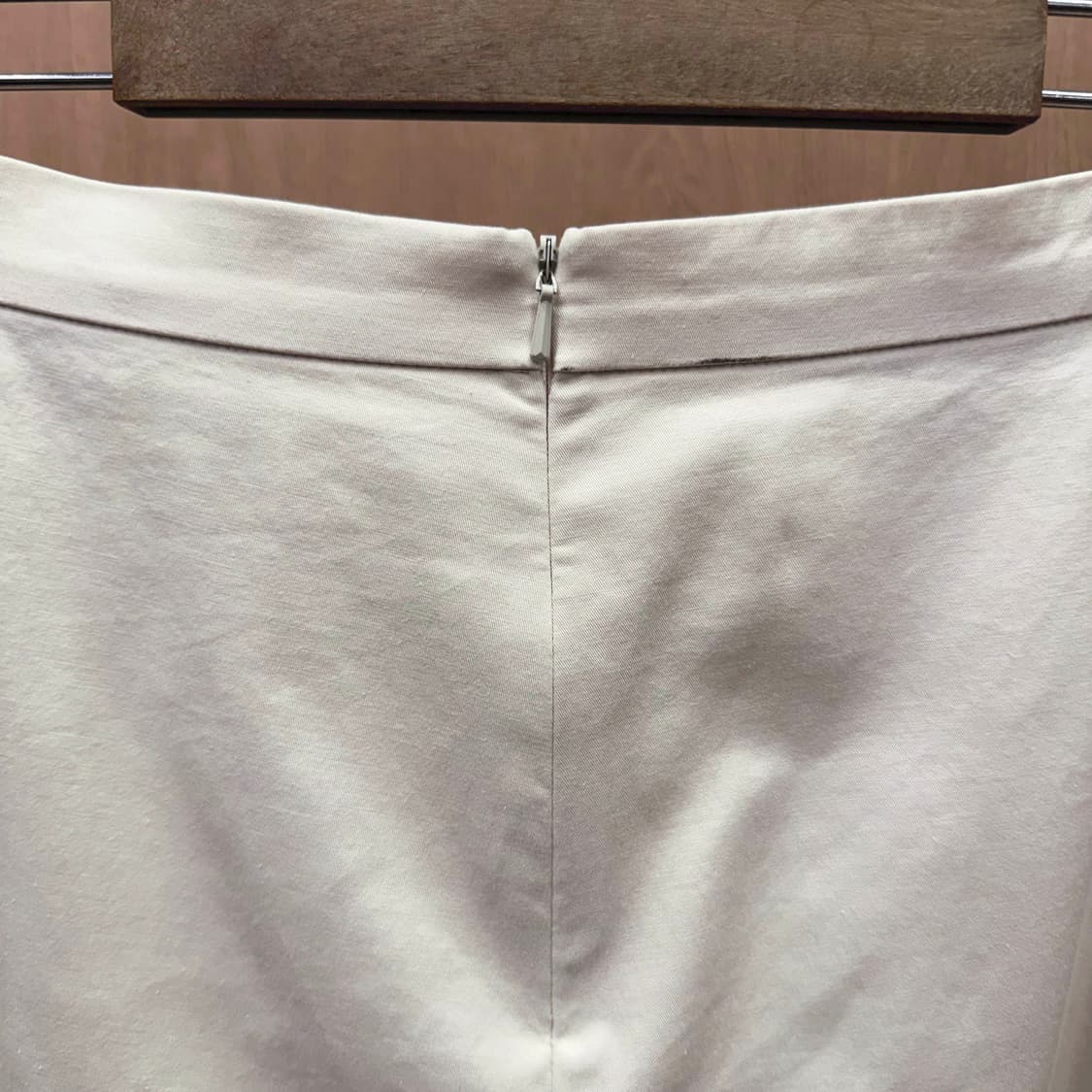 막스마라 A라인 코튼 미디 플레어 스커트 핀턱 디테일 아이보리 상품이미지6