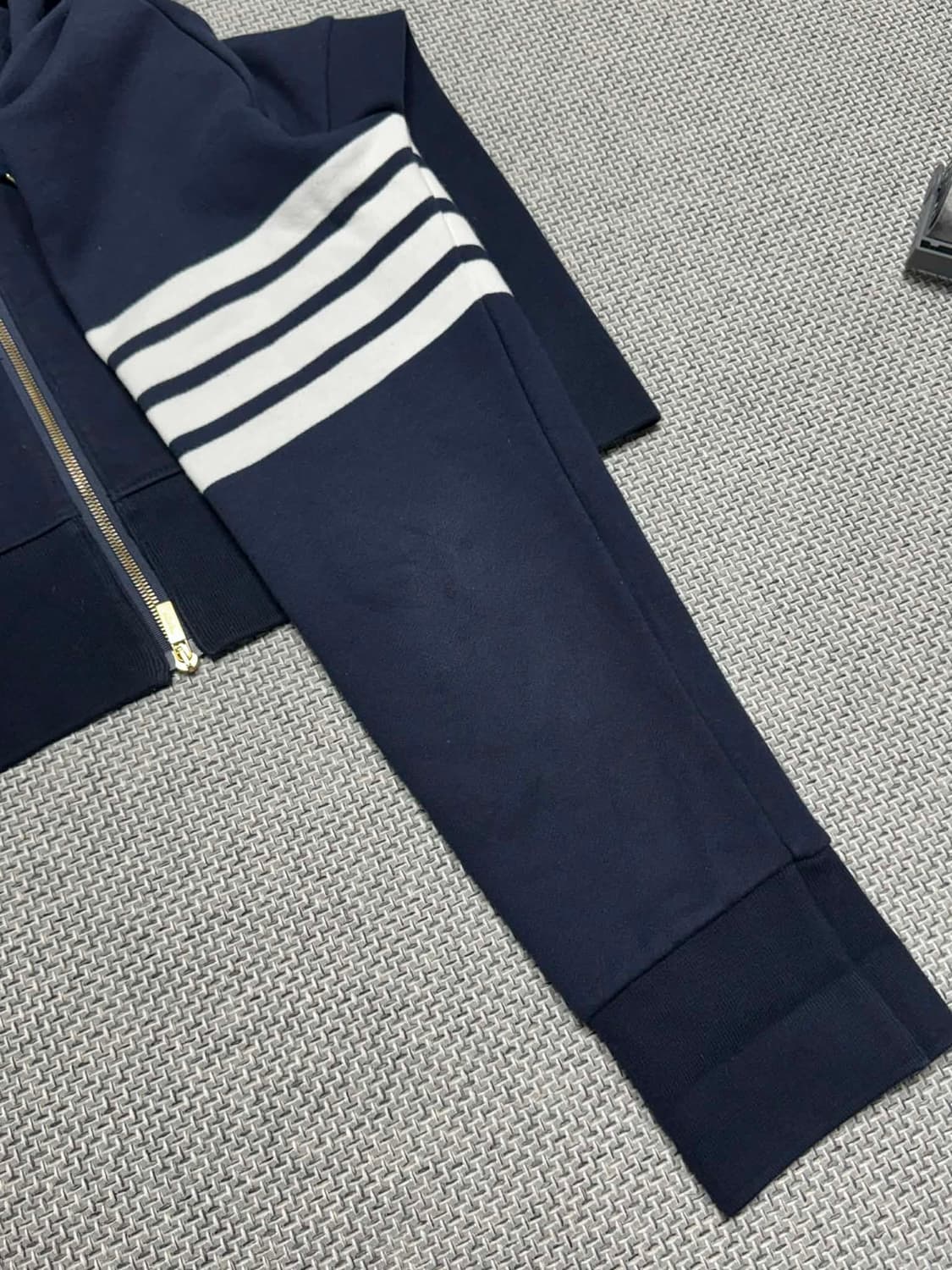 톰브라운 후드집업 상품이미지7