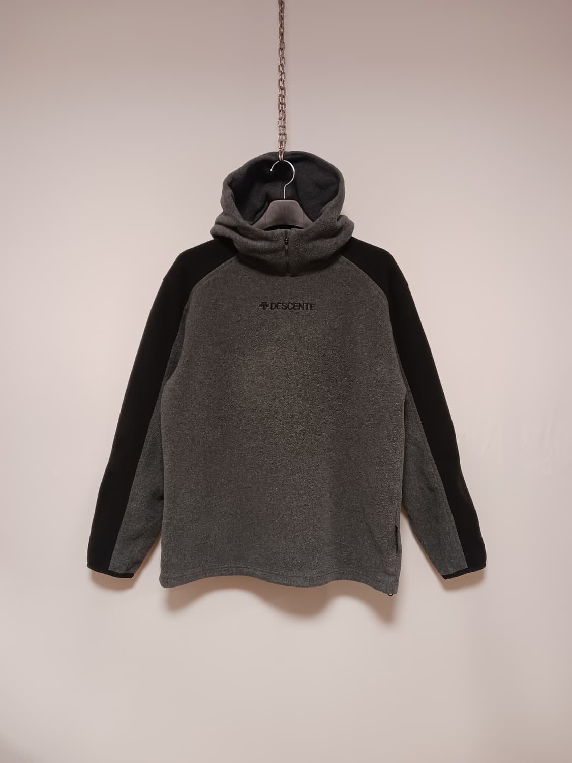 데상트 플리스후드 상품이미지1