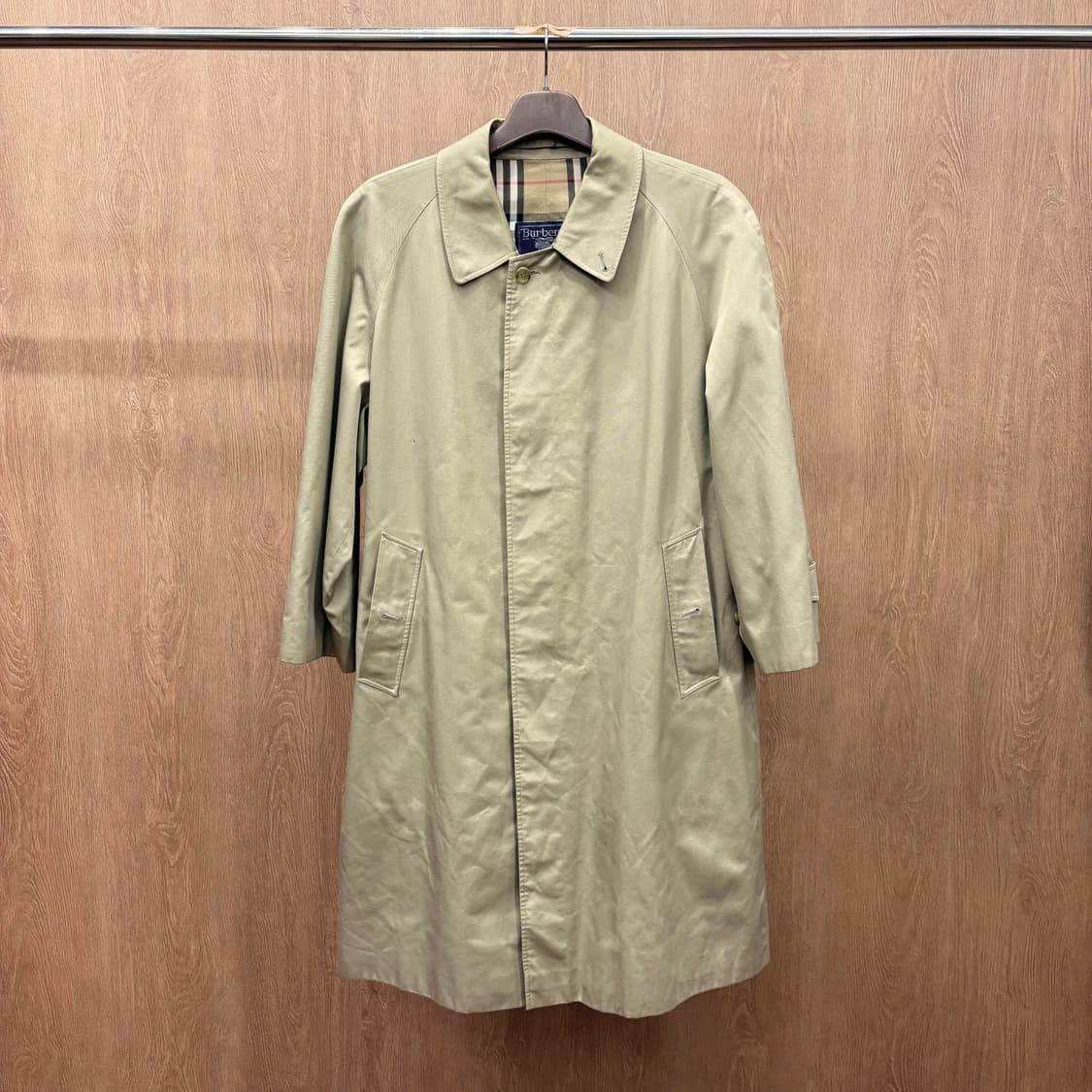 버버리 싱글 브레스티드 코트 노바 체크 안감 센터 벤트 디테일 베이지 상품이미지2