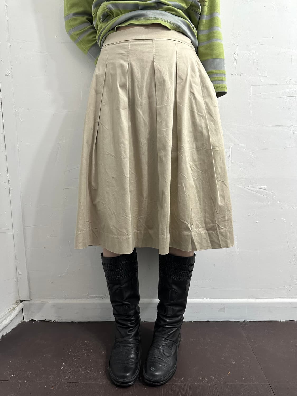uniqlo beige pleats midi skirt 상품이미지1