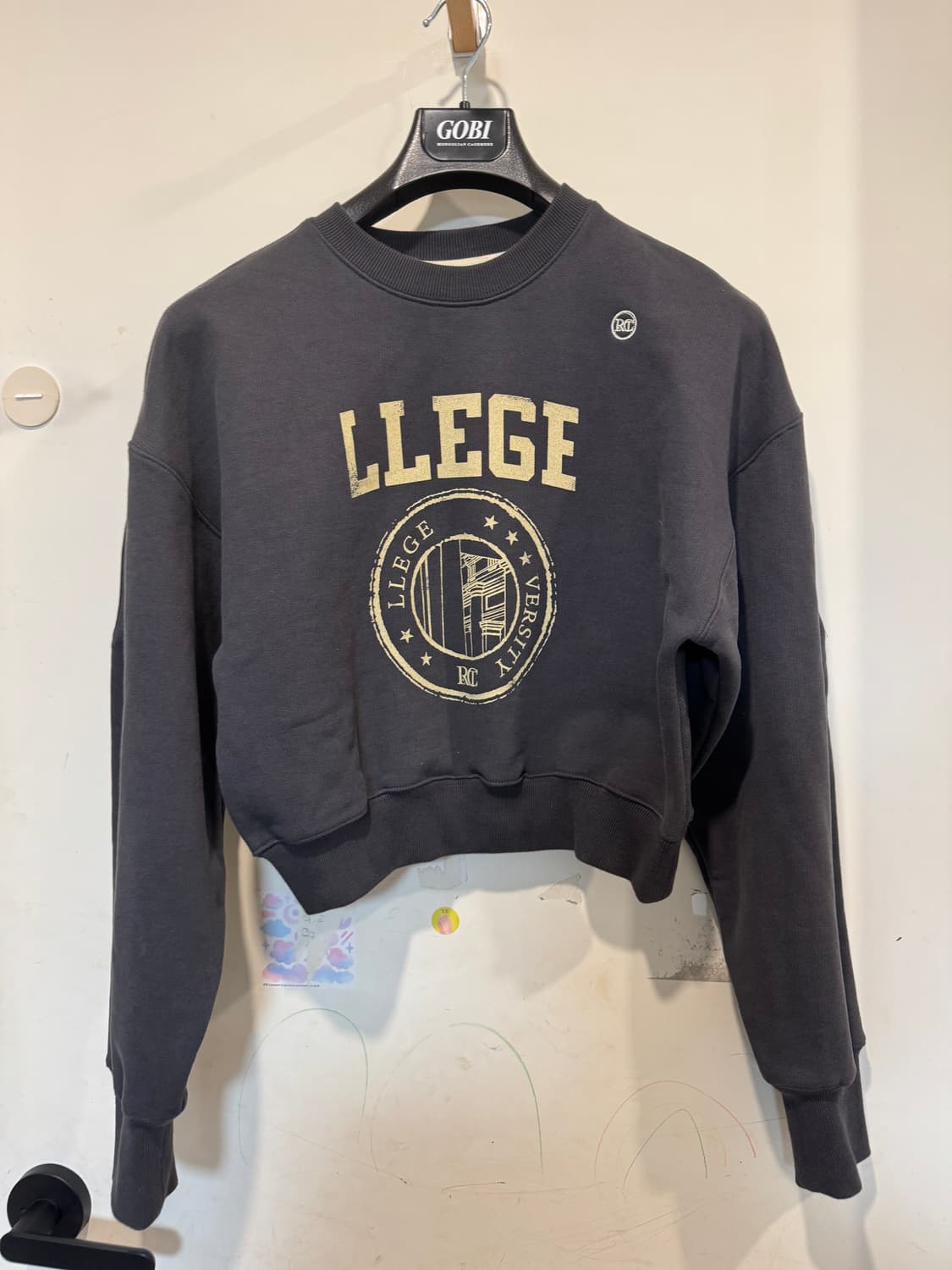 렉토 크롭 맨투맨 차콜 상품이미지2