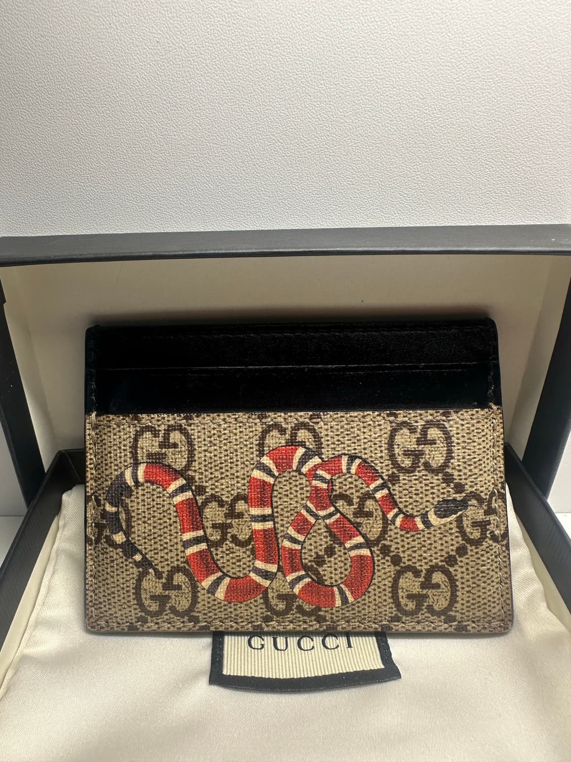 구찌 킹스네이크 카드지갑 GG 수프림 상품이미지1