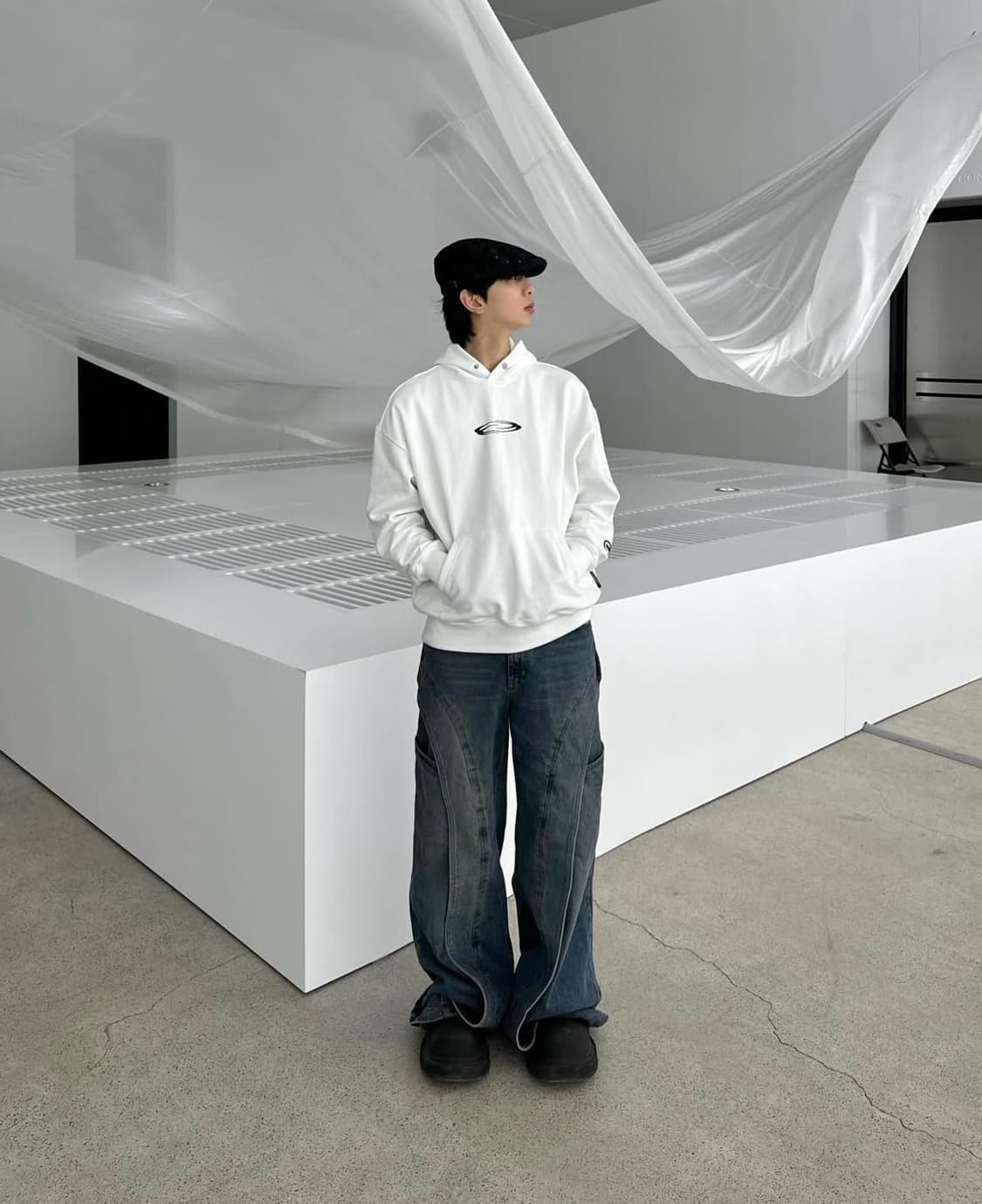 오프닝프로젝트 아이덴티티 서울 로고 후드 화이트 상품이미지1