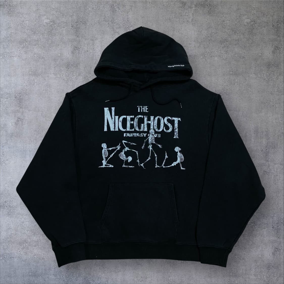 나이스 고스트 클럽 빅로고 블랙 후드티 상품이미지1