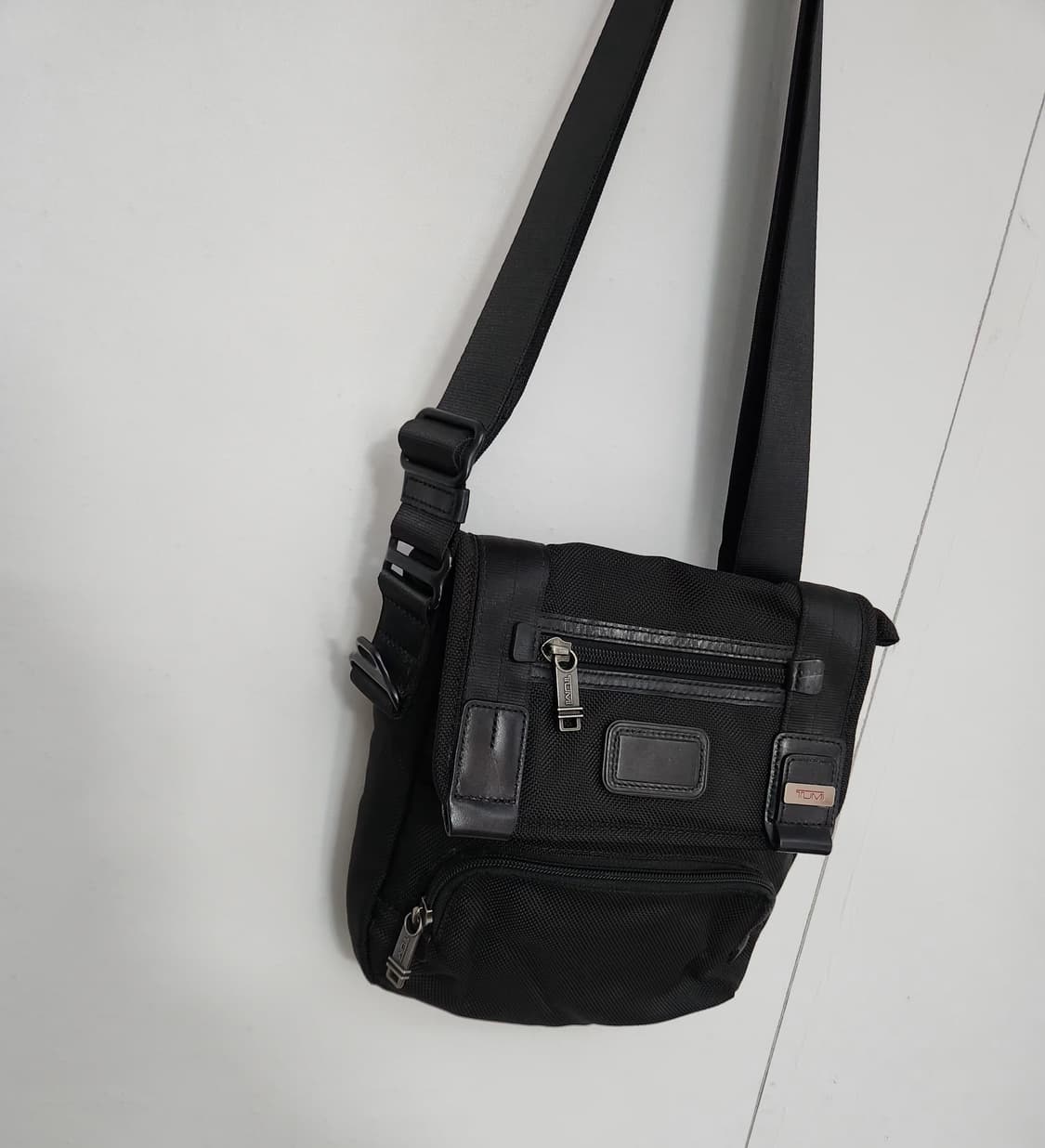 투미 크로스백 메신저백 상품이미지3